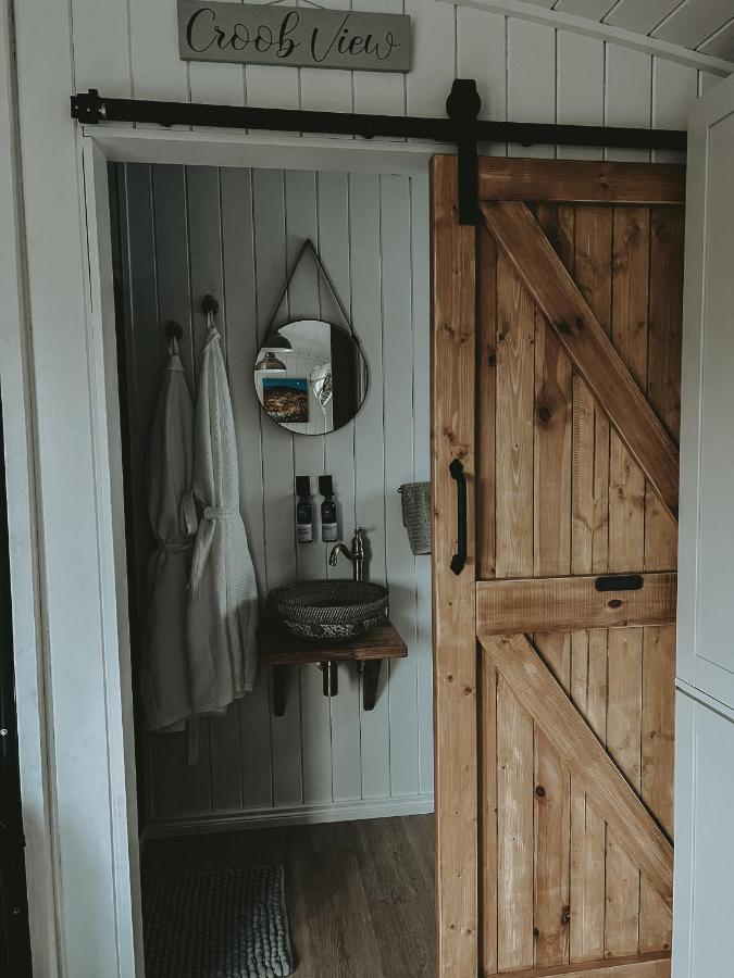 Black Hut At Slieve Croob Glamping Ballyward エクステリア 写真
